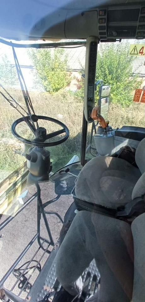 Зерноуборочный комбайн New Holland CS660: фото 8