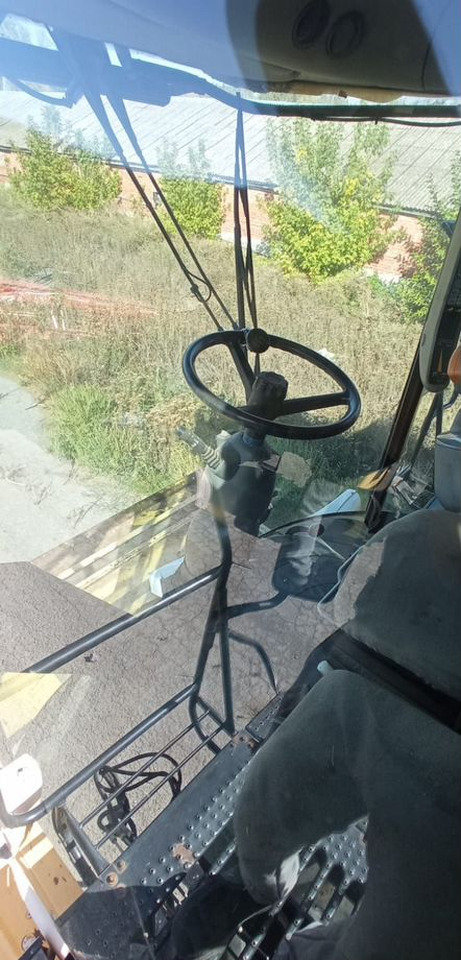 New Holland CS660 - Зерноуборочный комбайн: фото 5 New Holland CS660 - Зерноуборочный комбайн: фото 5