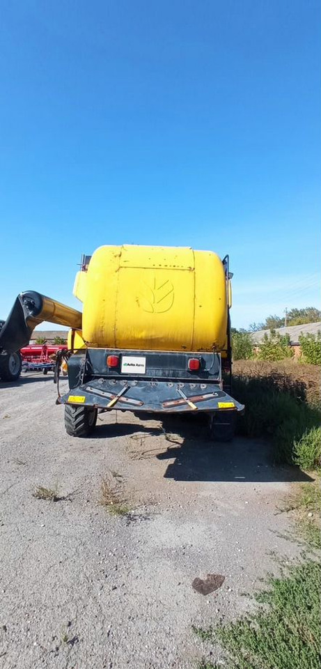 Зерноуборочный комбайн New Holland CS660: фото 12