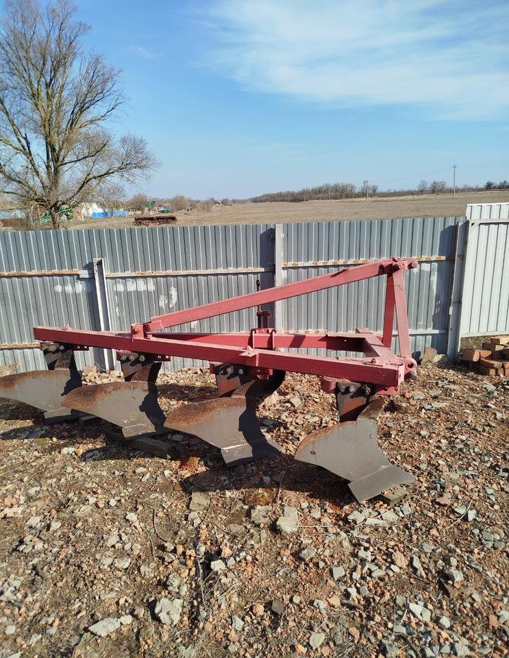 Плуг ПЛН-4-35 - Плуг: фото 1 Плуг ПЛН-4-35 - Плуг: фото 1