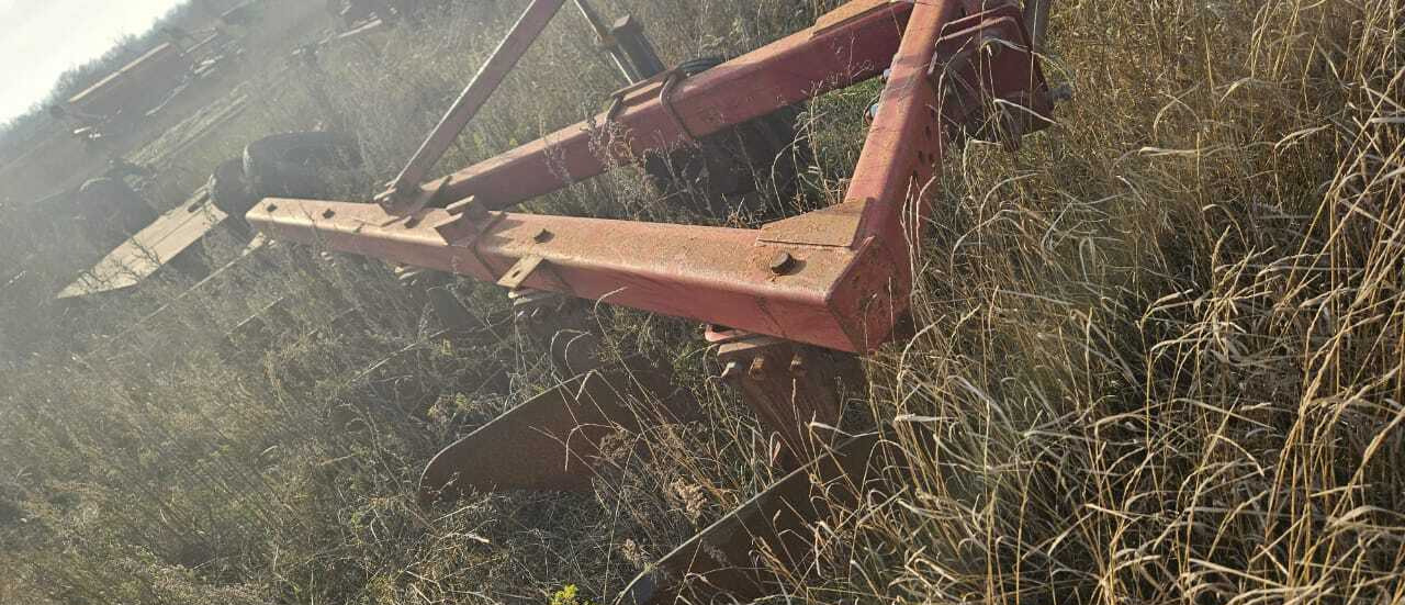 Плуг ПЛН-5-35 - Плуг: фото 2 Плуг ПЛН-5-35 - Плуг: фото 2