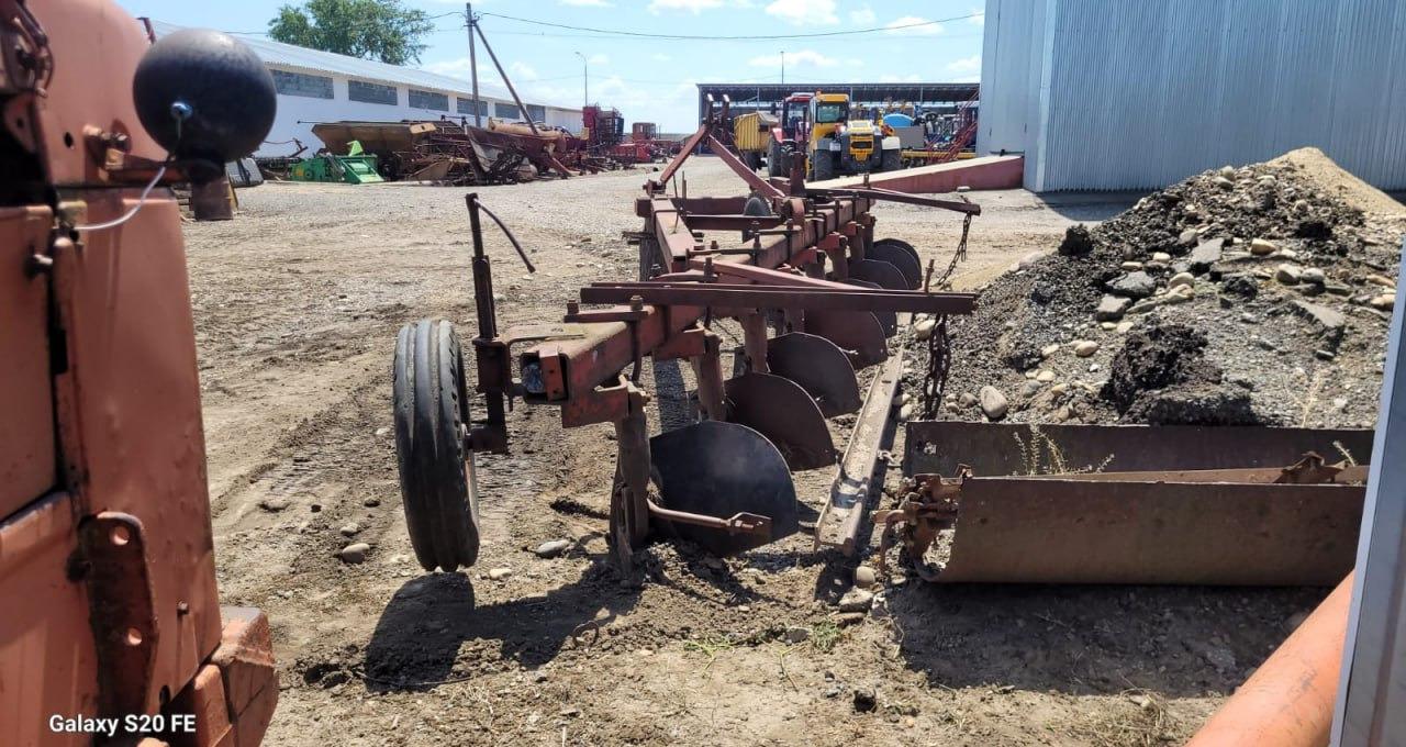 Плуг ПЛН-8-35 - Плуг: фото 2 Плуг ПЛН-8-35 - Плуг: фото 2