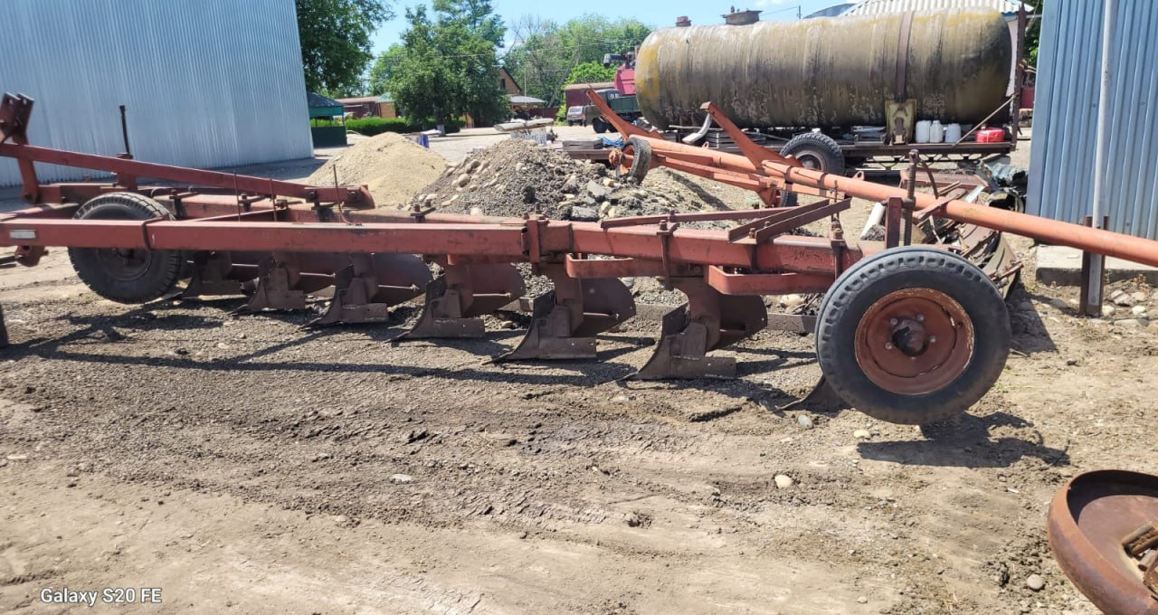 Плуг ПЛН-8-35 - Плуг: фото 3 Плуг ПЛН-8-35 - Плуг: фото 3