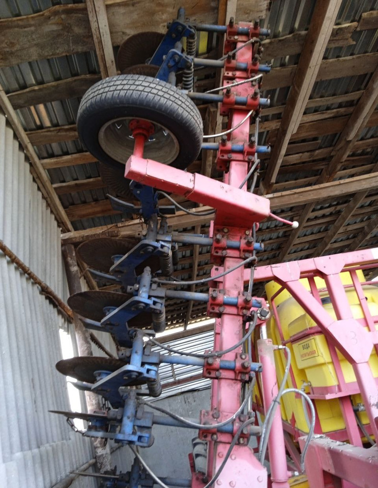 Подкормщик ПЖУ 3000 Агристо - Техника для внесения удобрений: фото 4 Подкормщик ПЖУ 3000 Агристо - Техника для внесения удобрений: фото 4