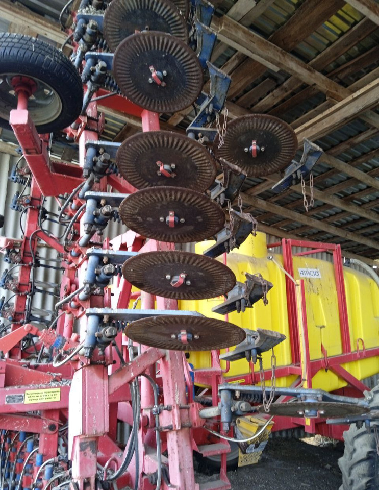 Техника для внесения удобрений Подкормщик ПЖУ 3000 Агристо: фото 9