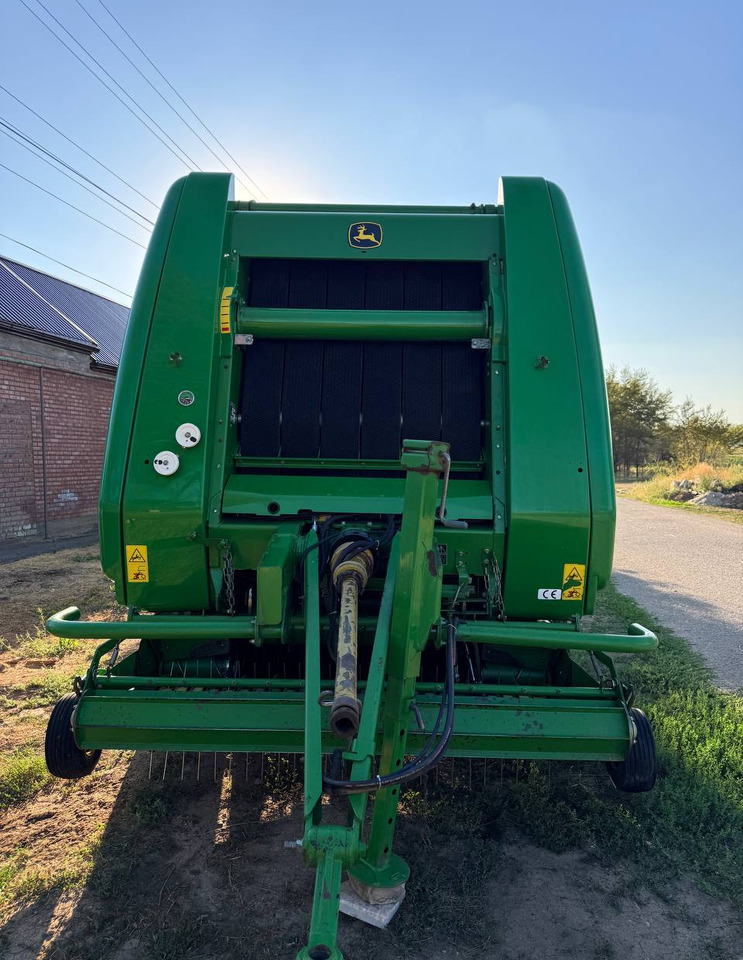 Пресс-подборщик John Deere 854 роторный - Пресс-подборщик рулонный: фото 2 Пресс-подборщик John Deere 854 роторный - Пресс-подборщик рулонный: фото 2