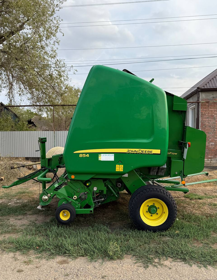 Пресс-подборщик John Deere 854 роторный - Пресс-подборщик рулонный: фото 1 Пресс-подборщик John Deere 854 роторный - Пресс-подборщик рулонный: фото 1