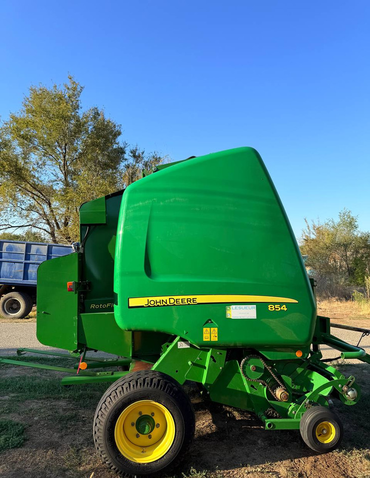 Пресс-подборщик John Deere 854 роторный - Пресс-подборщик рулонный: фото 3 Пресс-подборщик John Deere 854 роторный - Пресс-подборщик рулонный: фото 3
