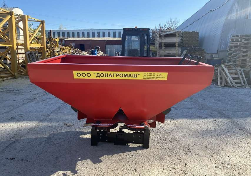 Разбрасыватель минеральных удобрений РУМ-1000 - Разбрасыватель удобрений: фото 1 Разбрасыватель минеральных удобрений РУМ-1000 - Разбрасыватель удобрений: фото 1