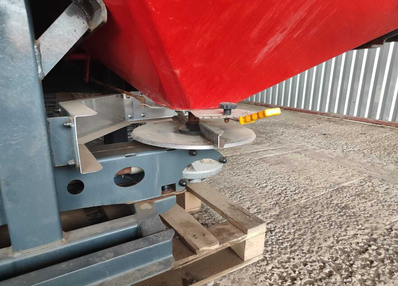 Разбрасыватель минеральных удобрений РУМ 1000 d-pol - Разбрасыватель удобрений: фото 4 Разбрасыватель минеральных удобрений РУМ 1000 d-pol - Разбрасыватель удобрений: фото 4