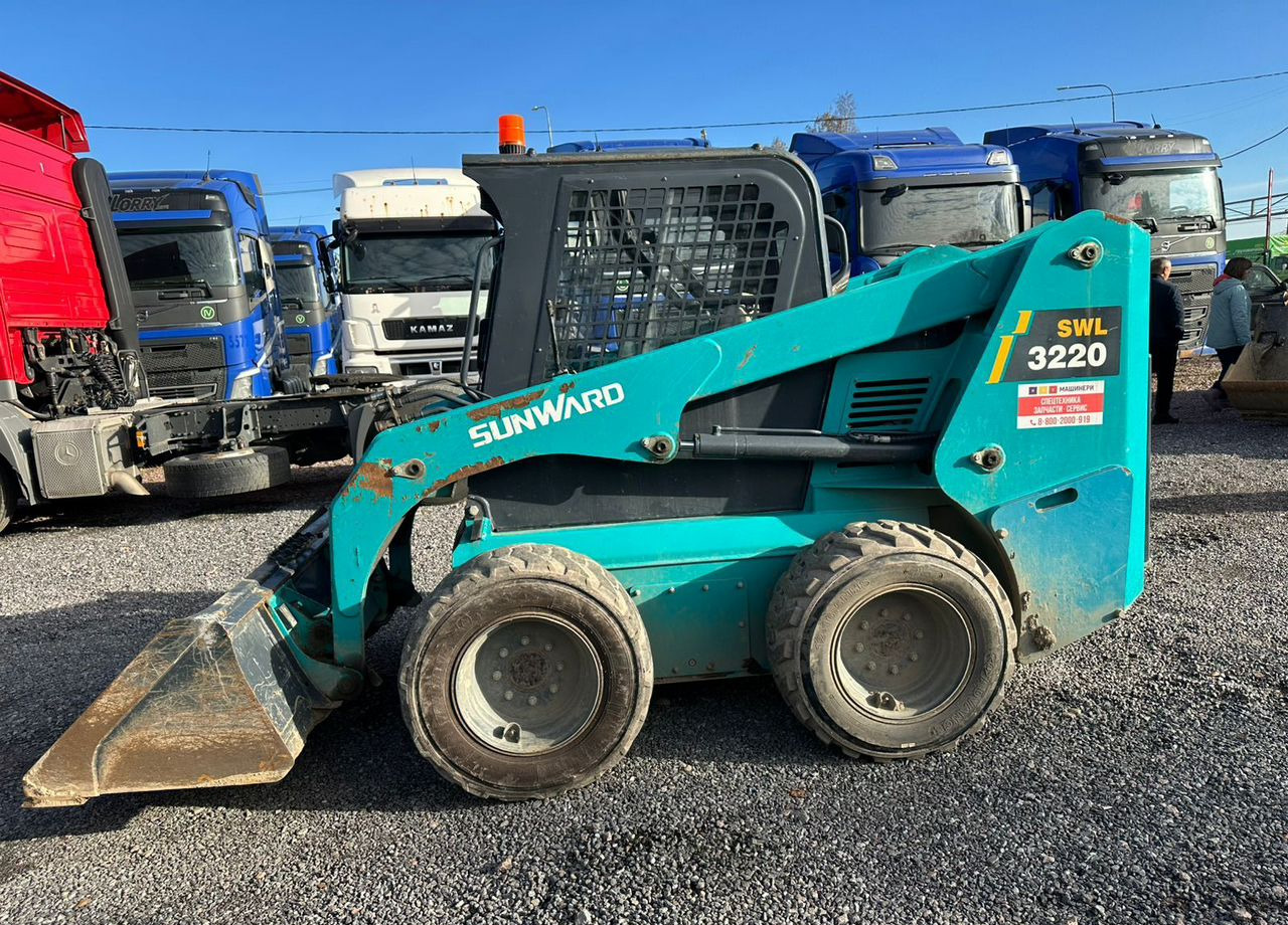 SUNWARD SWL3220 - Мини-погрузчик с бортовым поворотом: фото 1 SUNWARD SWL3220 - Мини-погрузчик с бортовым поворотом: фото 1
