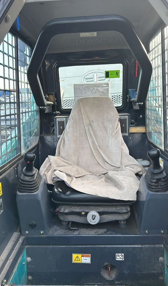 Мини-погрузчик с бортовым поворотом SUNWARD SWL3220: фото 13