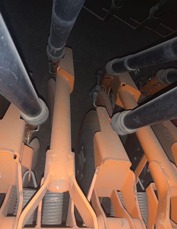 Сеялка Amazone D9 6000-TC - Сеялка: фото 3 Сеялка Amazone D9 6000-TC - Сеялка: фото 3