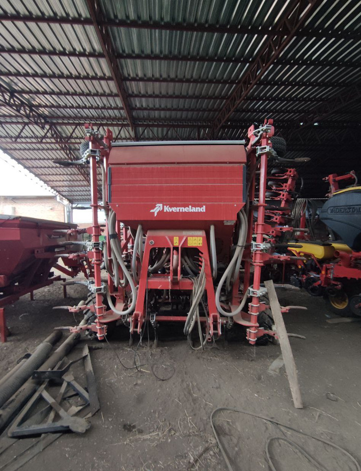 Сеялка Kverneland S-Drill 6 м навесная №414 - Сеялка: фото 2 Сеялка Kverneland S-Drill 6 м навесная №414 - Сеялка: фото 2
