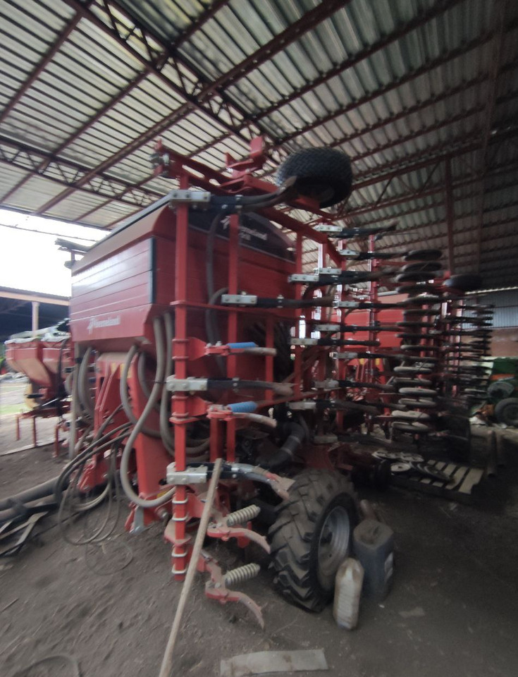 Сеялка Kverneland S-Drill 6 м навесная №414 - Сеялка: фото 1 Сеялка Kverneland S-Drill 6 м навесная №414 - Сеялка: фото 1