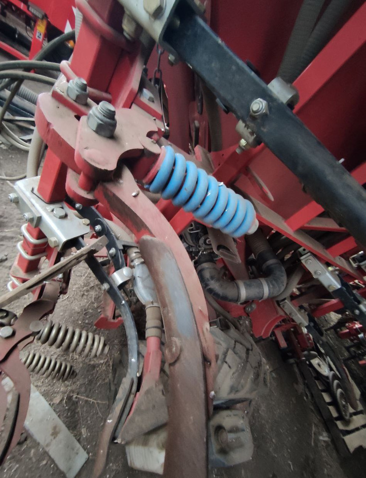 Сеялка Kverneland S-Drill 6 м навесная №414 - Сеялка: фото 3 Сеялка Kverneland S-Drill 6 м навесная №414 - Сеялка: фото 3