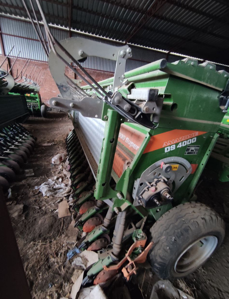 Сеялка механическая навесная Amazon D9-4000 - Сеялка: фото 2 Сеялка механическая навесная Amazon D9-4000 - Сеялка: фото 2