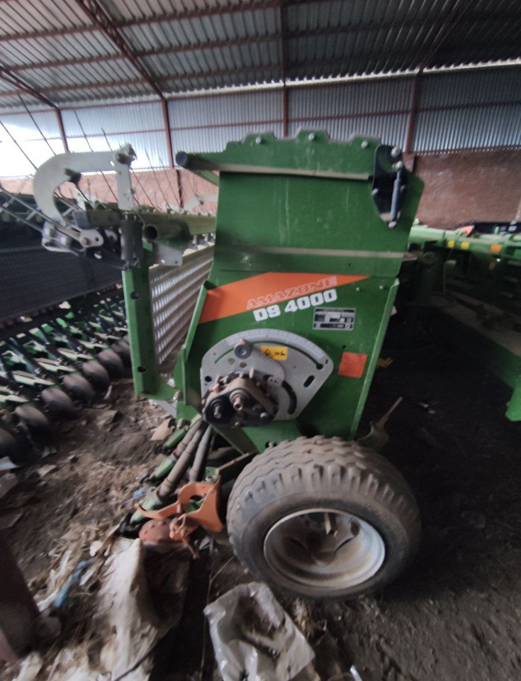 Сеялка механическая навесная Amazon D9-4000 - Сеялка: фото 5 Сеялка механическая навесная Amazon D9-4000 - Сеялка: фото 5