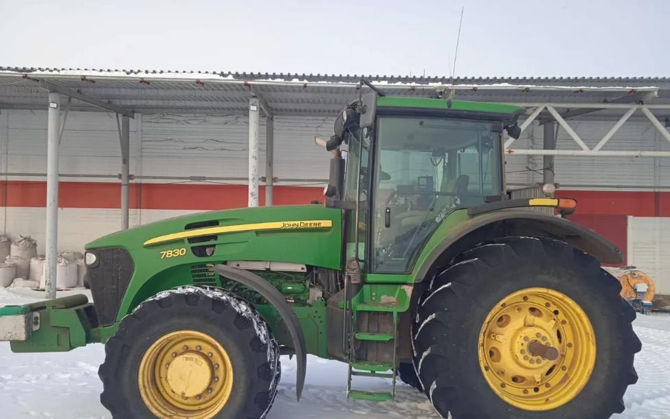 Трактор John Deere 7830 - Трактор: фото 1 Трактор John Deere 7830 - Трактор: фото 1