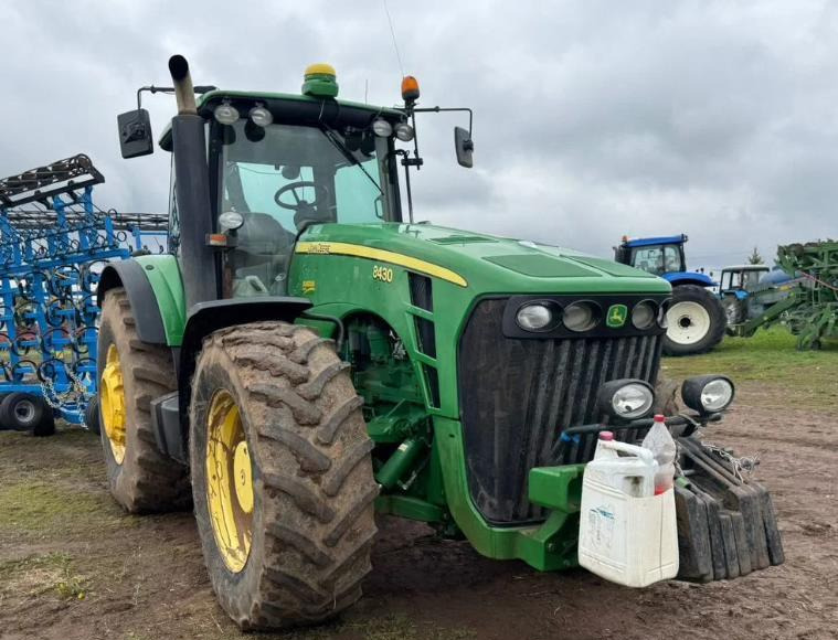 Трактор John Deere 8430 - Трактор: фото 4 Трактор John Deere 8430 - Трактор: фото 4