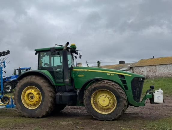 Трактор John Deere 8430 - Трактор: фото 3 Трактор John Deere 8430 - Трактор: фото 3