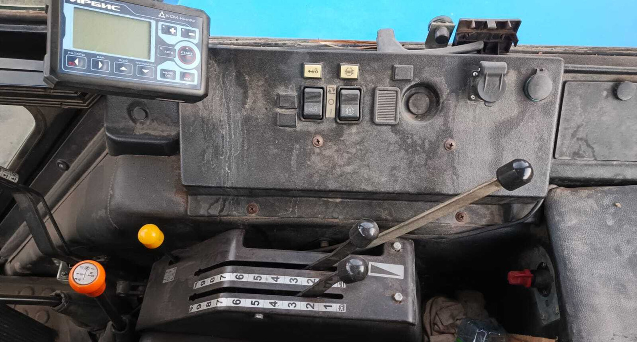 Трактор МТЗ 1221.3 - Трактор: фото 4 Трактор МТЗ 1221.3 - Трактор: фото 4