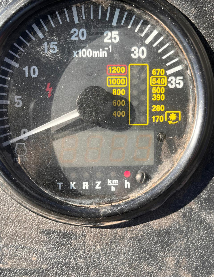 Трактор Трактор МТЗ-1221: фото 8