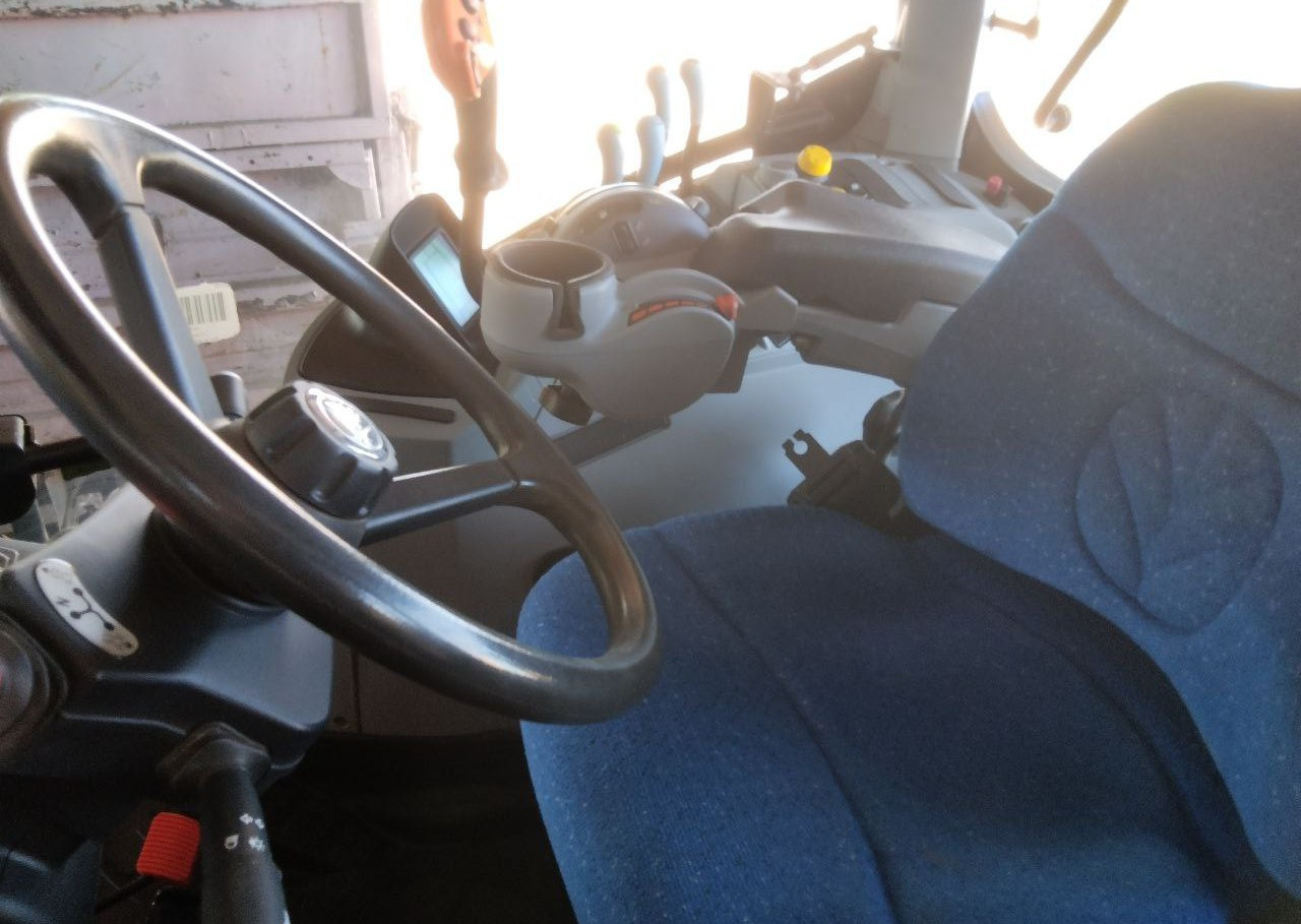 Трактор Трактор NEW HOLLAND T7060: фото 7