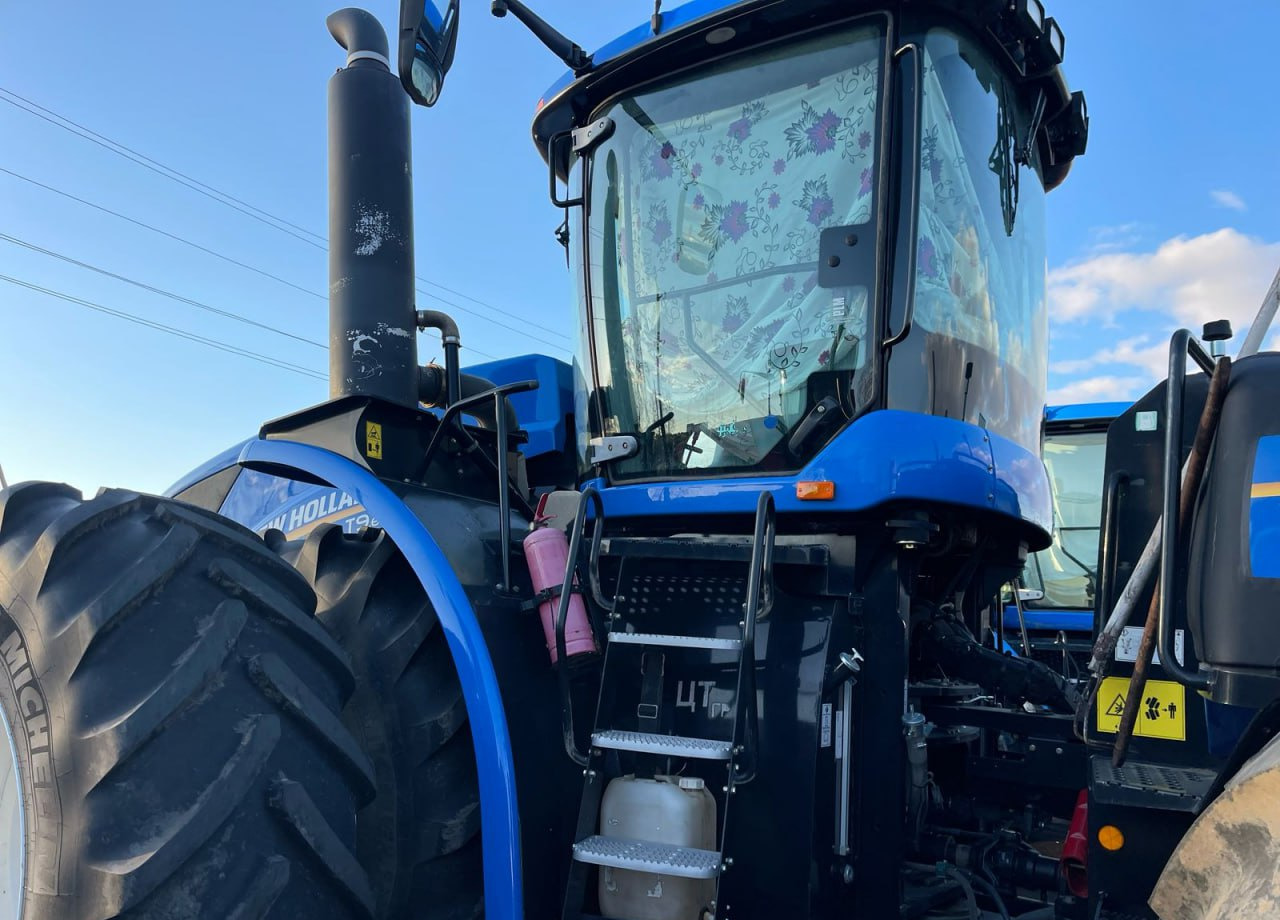 Трактор New Holland 9.670 - Трактор: фото 5 Трактор New Holland 9.670 - Трактор: фото 5