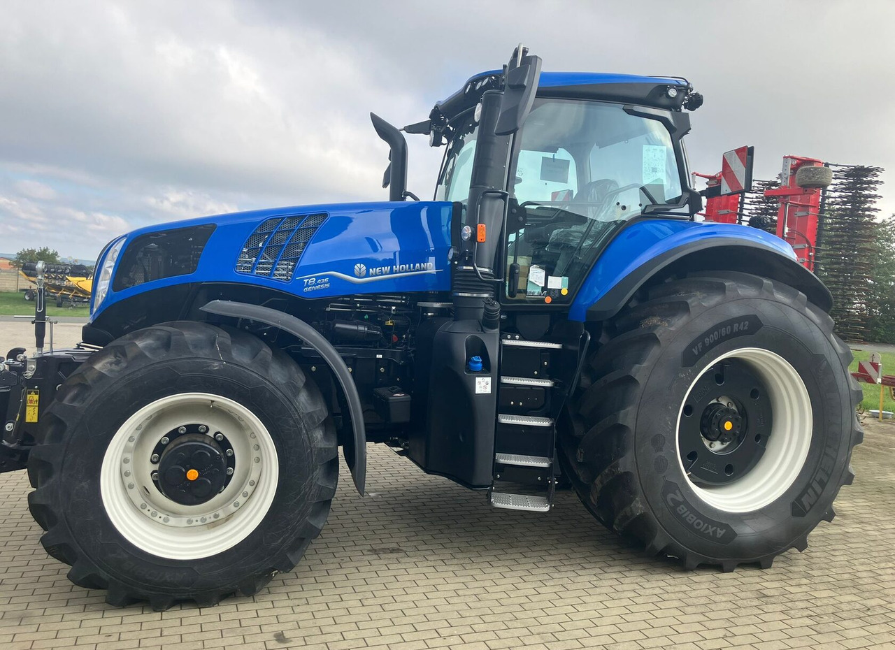 Трактор New Holland T8.435 - Трактор: фото 1 Трактор New Holland T8.435 - Трактор: фото 1