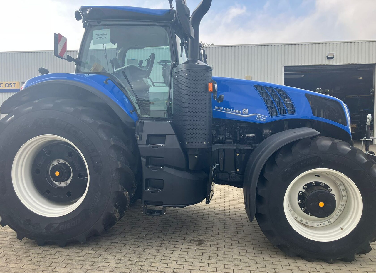 Трактор New Holland T8.435 - Трактор: фото 3 Трактор New Holland T8.435 - Трактор: фото 3