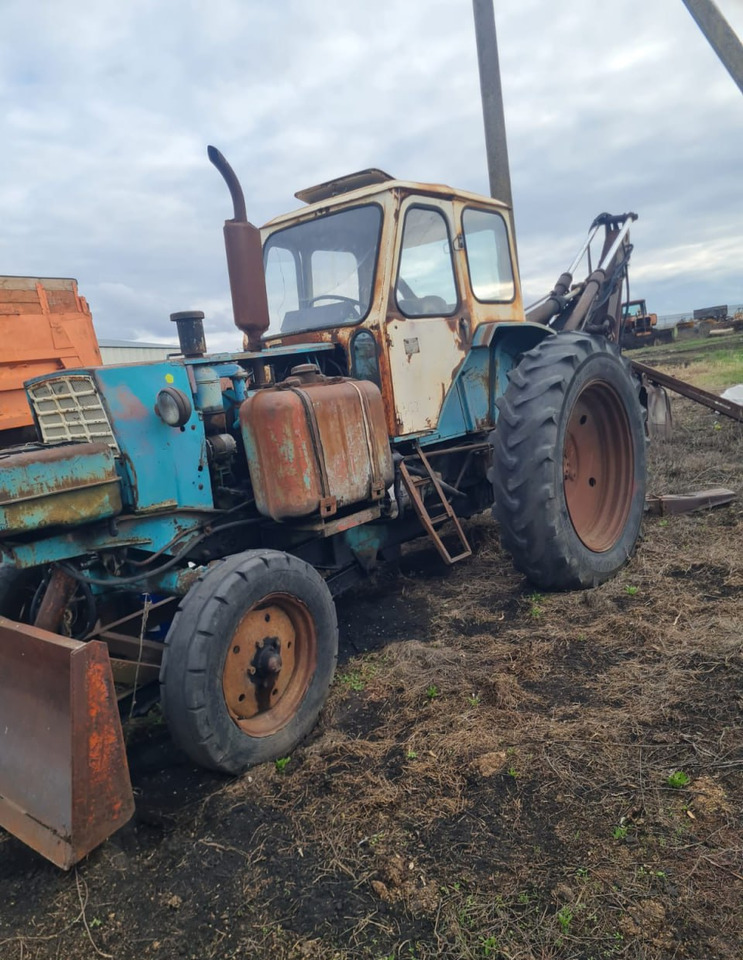 Трактор- экскаватор ЮМЗ-6 - Трактор: фото 4 Трактор- экскаватор ЮМЗ-6 - Трактор: фото 4