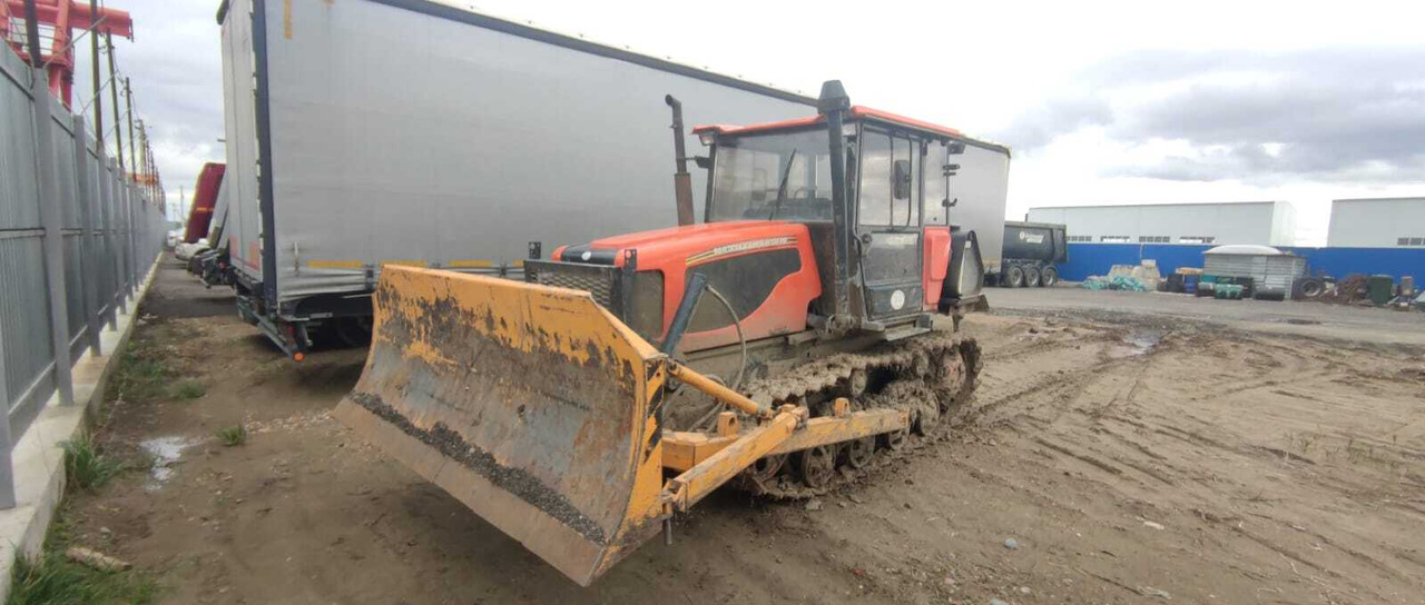 Трактор с бульдозерным оборудованием ЗСМ ВТГ-100-РС4 - Гусеничный трактор: фото 1 Трактор с бульдозерным оборудованием ЗСМ ВТГ-100-РС4 - Гусеничный трактор: фото 1