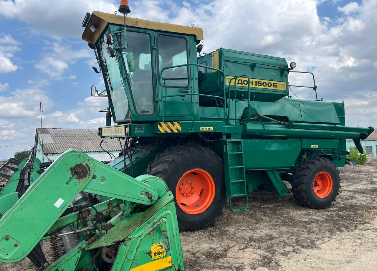 Зерноуборочный Комбайн Дон-1500 Б - Зерноуборочный комбайн: фото 2 Зерноуборочный Комбайн Дон-1500 Б - Зерноуборочный комбайн: фото 2