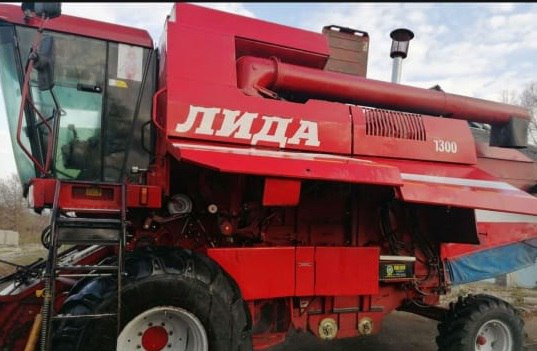 Зерноуборочный Комбайн Лида 1300 - Зерноуборочный комбайн: фото 1 Зерноуборочный Комбайн Лида 1300 - Зерноуборочный комбайн: фото 1