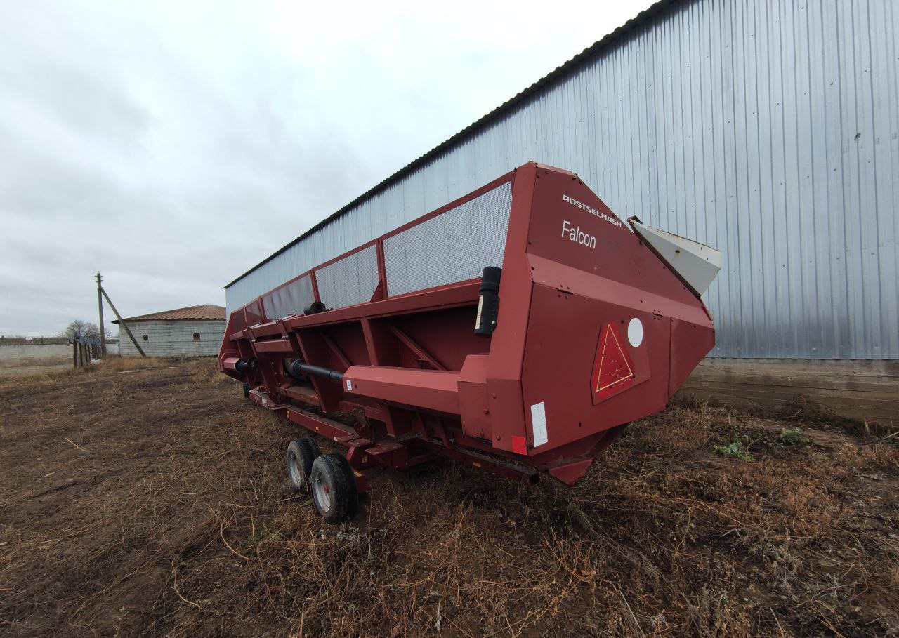 Жатка для уборки ПСП Falcon-1270 John Deere - Жатка для подсолнечника: фото 1 Жатка для уборки ПСП Falcon-1270 John Deere - Жатка для подсолнечника: фото 1