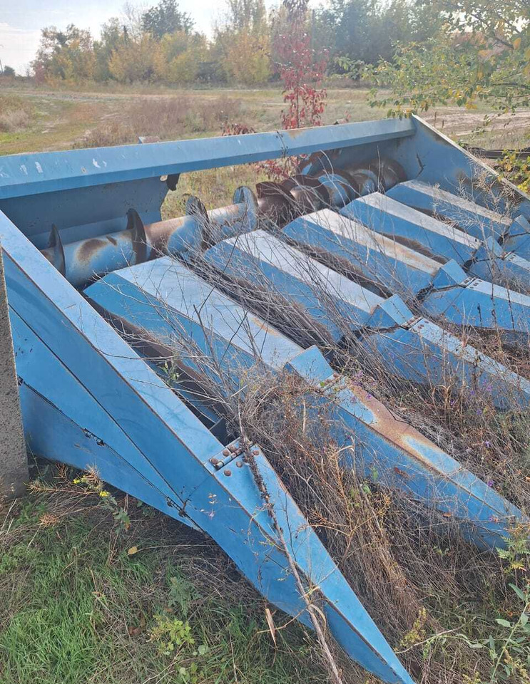 Жатка для уборки кукурузы КМС-6 - Жатка кукурузная: фото 1 Жатка для уборки кукурузы КМС-6 - Жатка кукурузная: фото 1