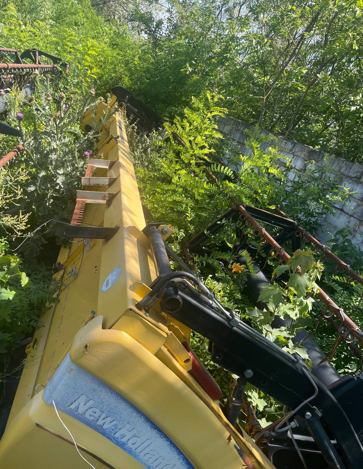 Жатка зерновая New Holland 24 - Жатка зерновая: фото 3 Жатка зерновая New Holland 24 - Жатка зерновая: фото 3