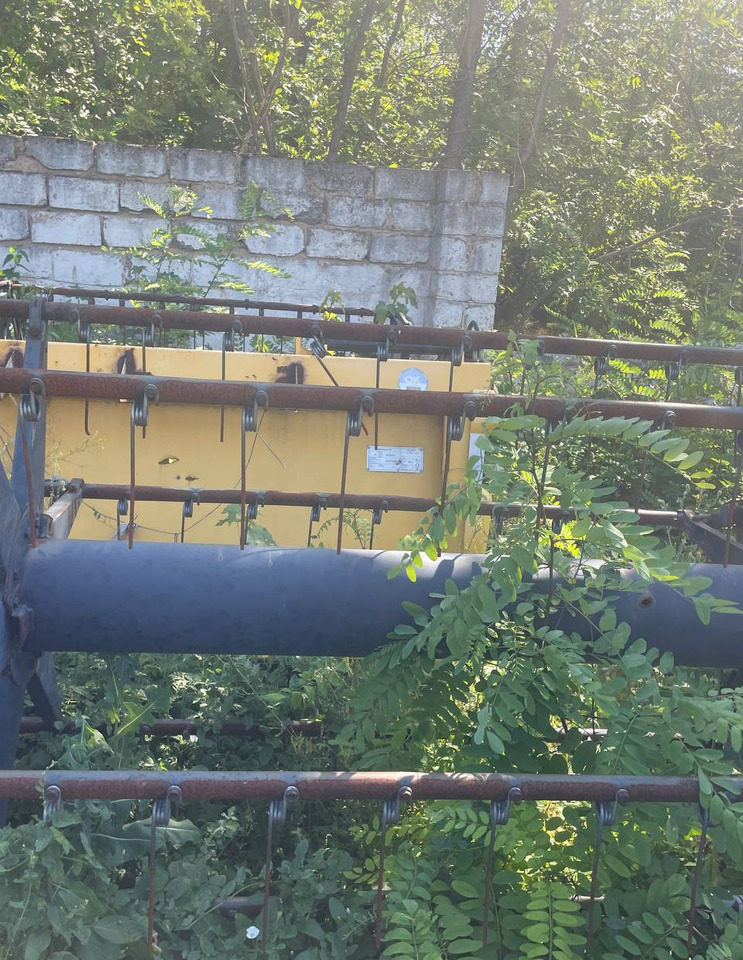 Жатка зерновая New Holland 24 - Жатка зерновая: фото 2 Жатка зерновая New Holland 24 - Жатка зерновая: фото 2