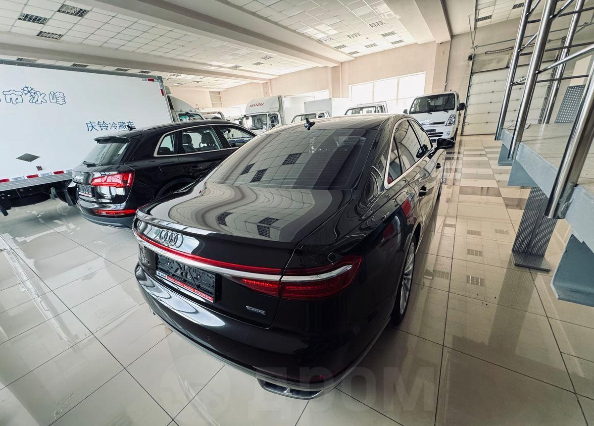 Легковой автомобиль Audi A8: фото 9