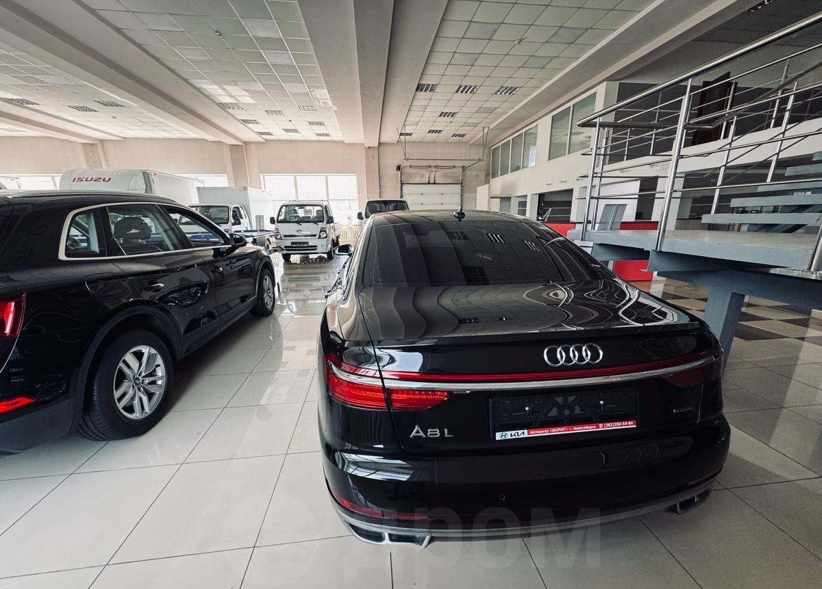 Легковой автомобиль Audi A8: фото 8
