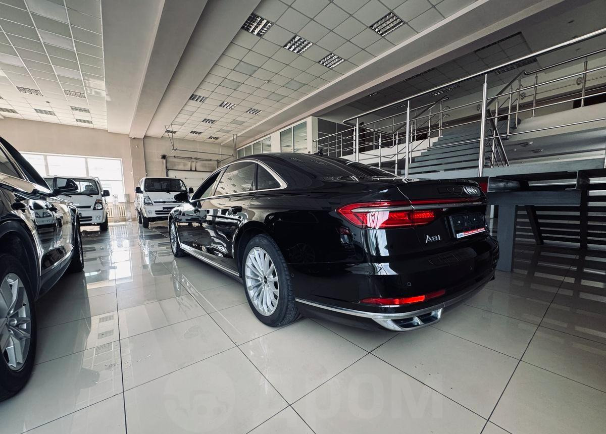 Легковой автомобиль Audi A8: фото 7