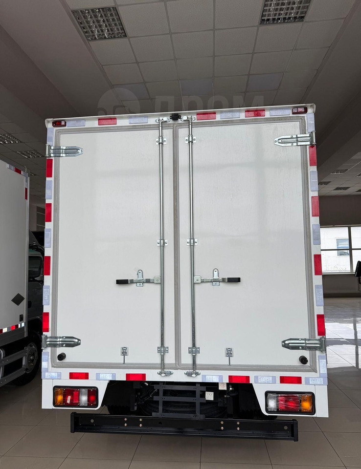 Новый Грузовик с закрытым кузовом Isuzu 100P: фото 6 Новый Грузовик с закрытым кузовом Isuzu 100P: фото 6