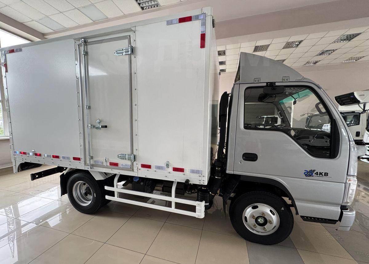 Isuzu 100P - Грузовик с закрытым кузовом: фото 5 Isuzu 100P - Грузовик с закрытым кузовом: фото 5