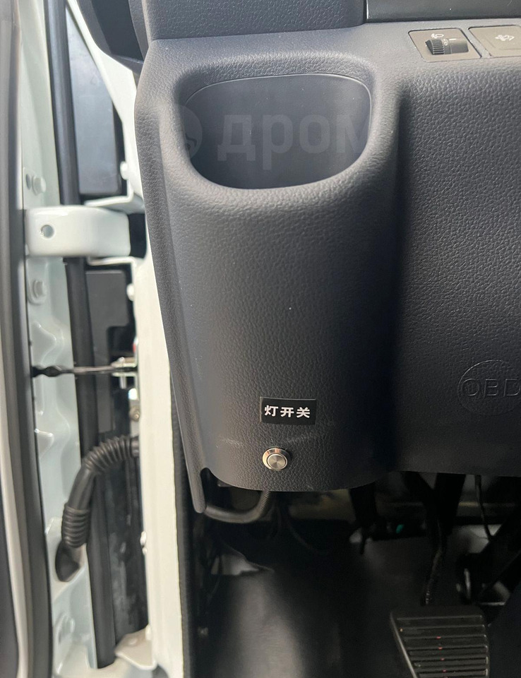 Новый Грузовик с закрытым кузовом Isuzu Elf: фото 19 Новый Грузовик с закрытым кузовом Isuzu Elf: фото 19