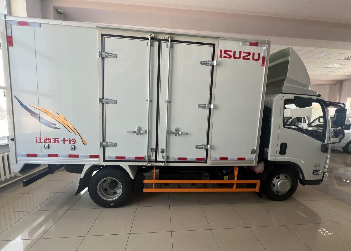 Isuzu Elf - Грузовик с закрытым кузовом: фото 5 Isuzu Elf - Грузовик с закрытым кузовом: фото 5