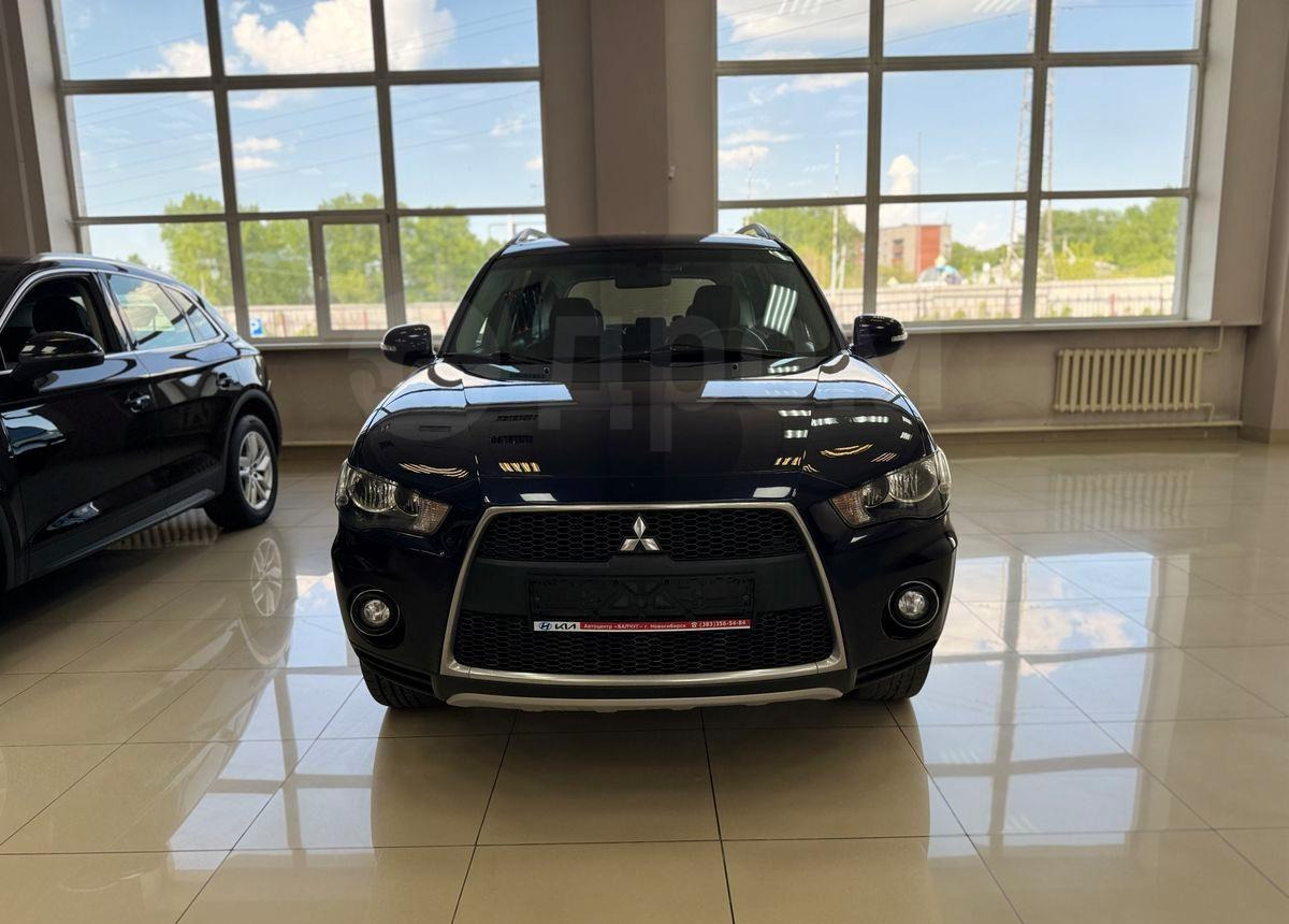 Mitsubishi Outlander - Легковой автомобиль: фото 2 Mitsubishi Outlander - Легковой автомобиль: фото 2