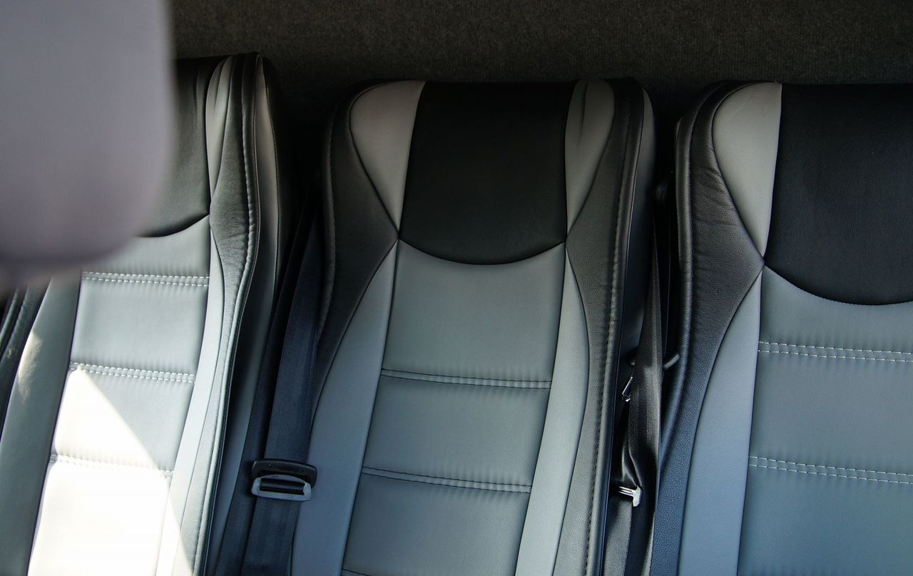 Новый Цельнометаллический фургон, Грузопассажирский фургон МАЗ 365022: фото 8