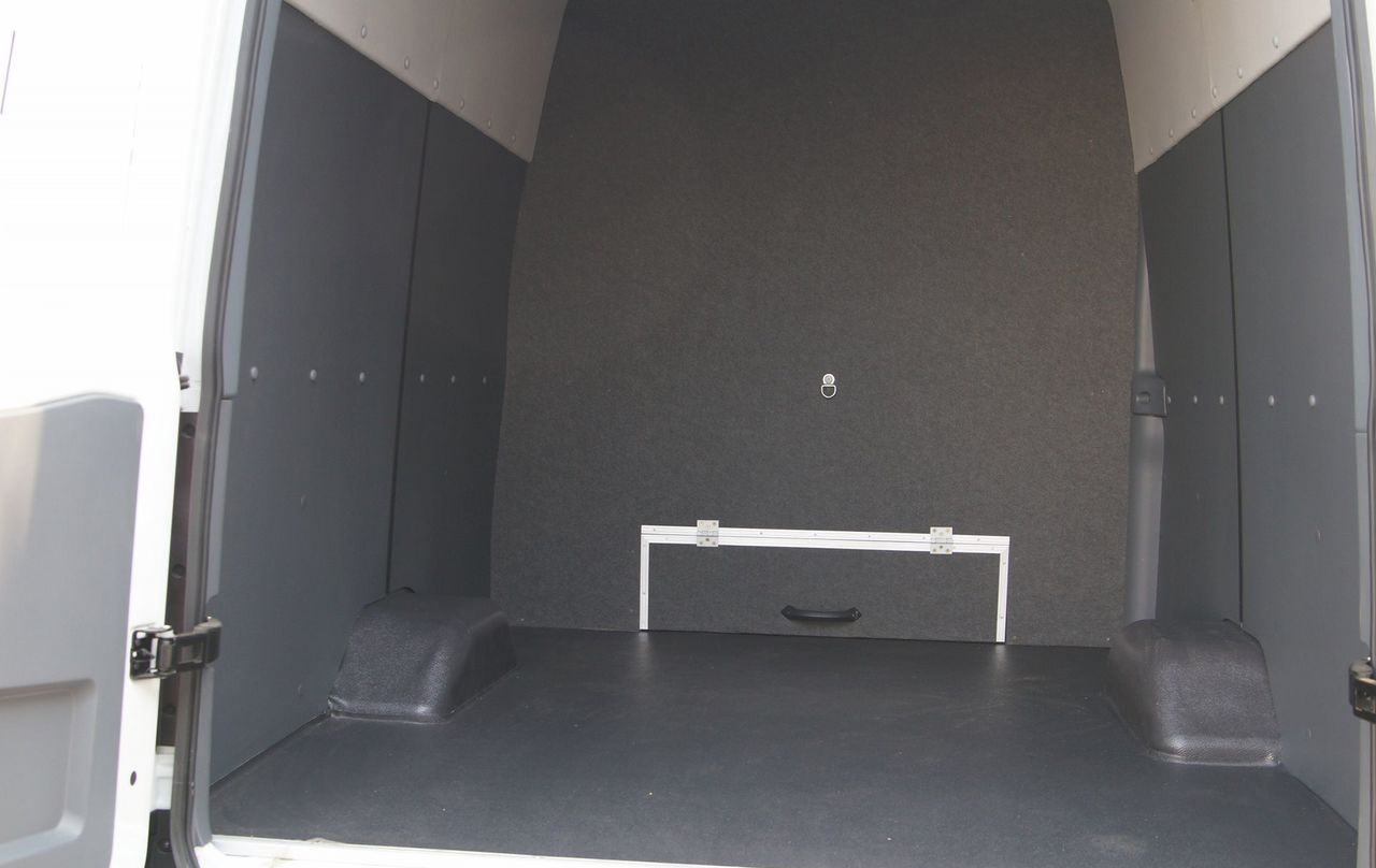 Новый Цельнометаллический фургон, Грузопассажирский фургон МАЗ 365022: фото 13