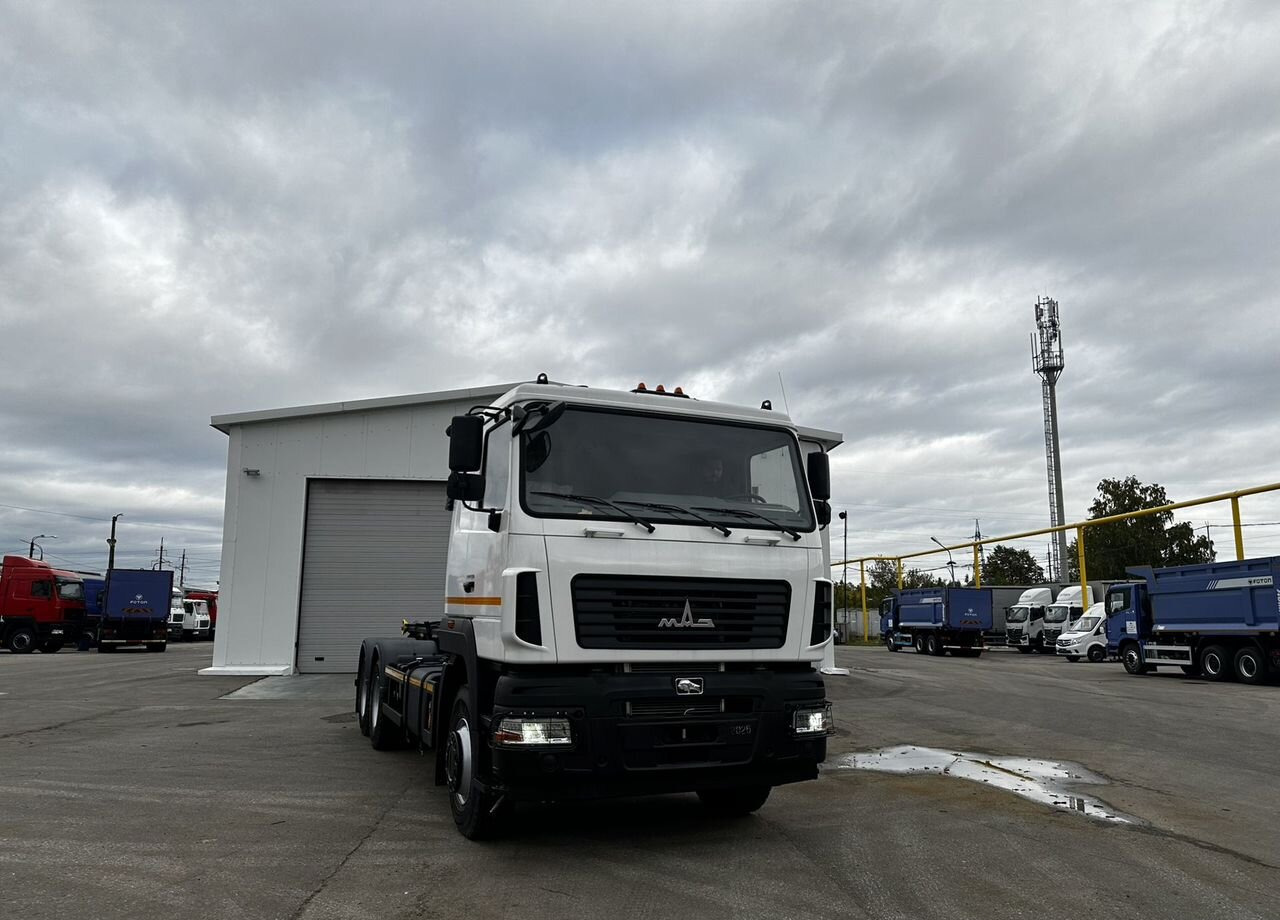 МАЗ 695028 - Крюковой мультилифт: фото 3 МАЗ 695028 - Крюковой мультилифт: фото 3